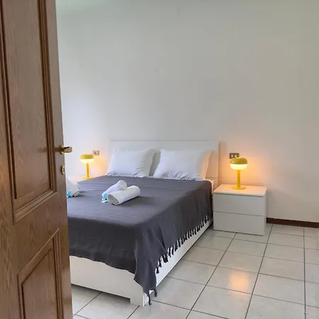 Apartamento Tavernola - A Due Passi Dal Traghetto