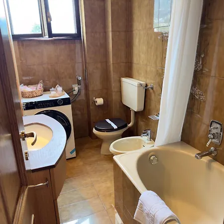Tavernola - A Due Passi Dal Traghetto Apartamento Como
