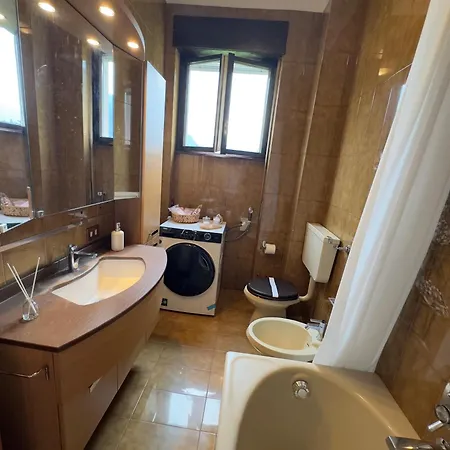Apartamento Tavernola - A Due Passi Dal Traghetto *