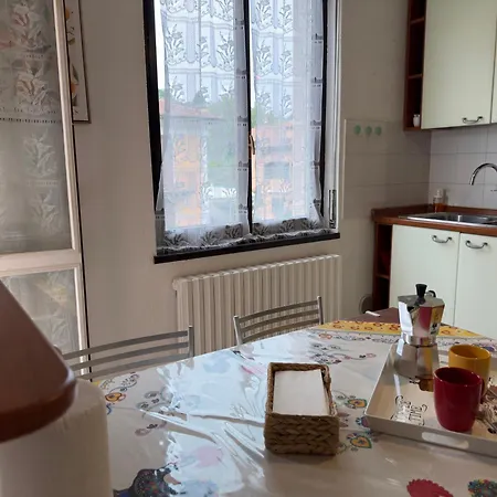 Apartament Tavernola Como