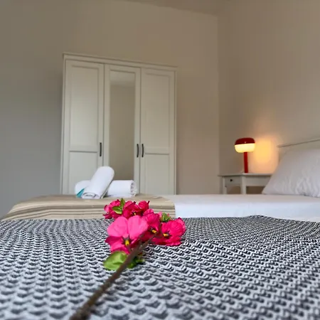 Apartamento Tavernola - A Due Passi Dal Traghetto